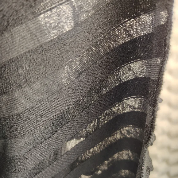 Studio Y Black Ruffle Tank Top Women's Size Large - Picture 5 of 9